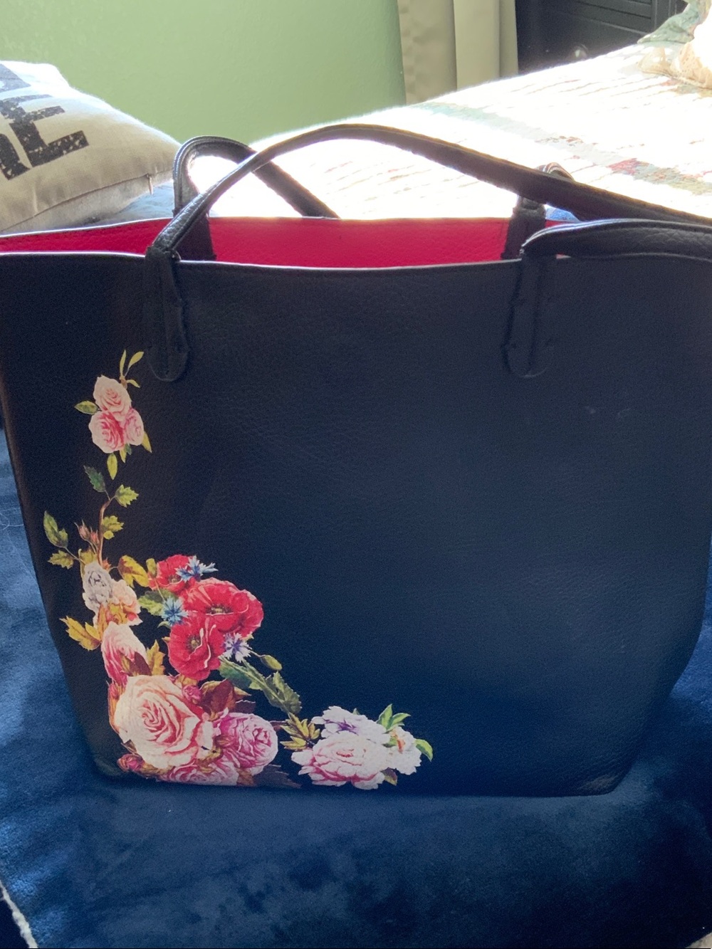 Floral Accent Black Tote Bag - Stylish Everyday Carry